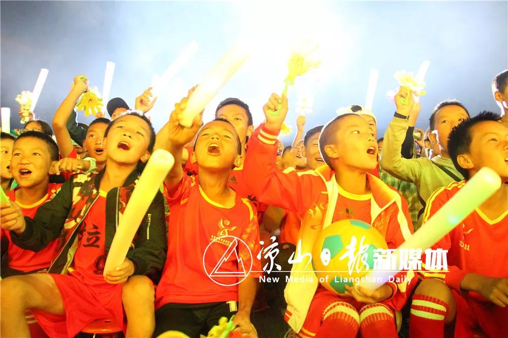 吉克曲布最新作品，探索艺术新疆界的新篇章
