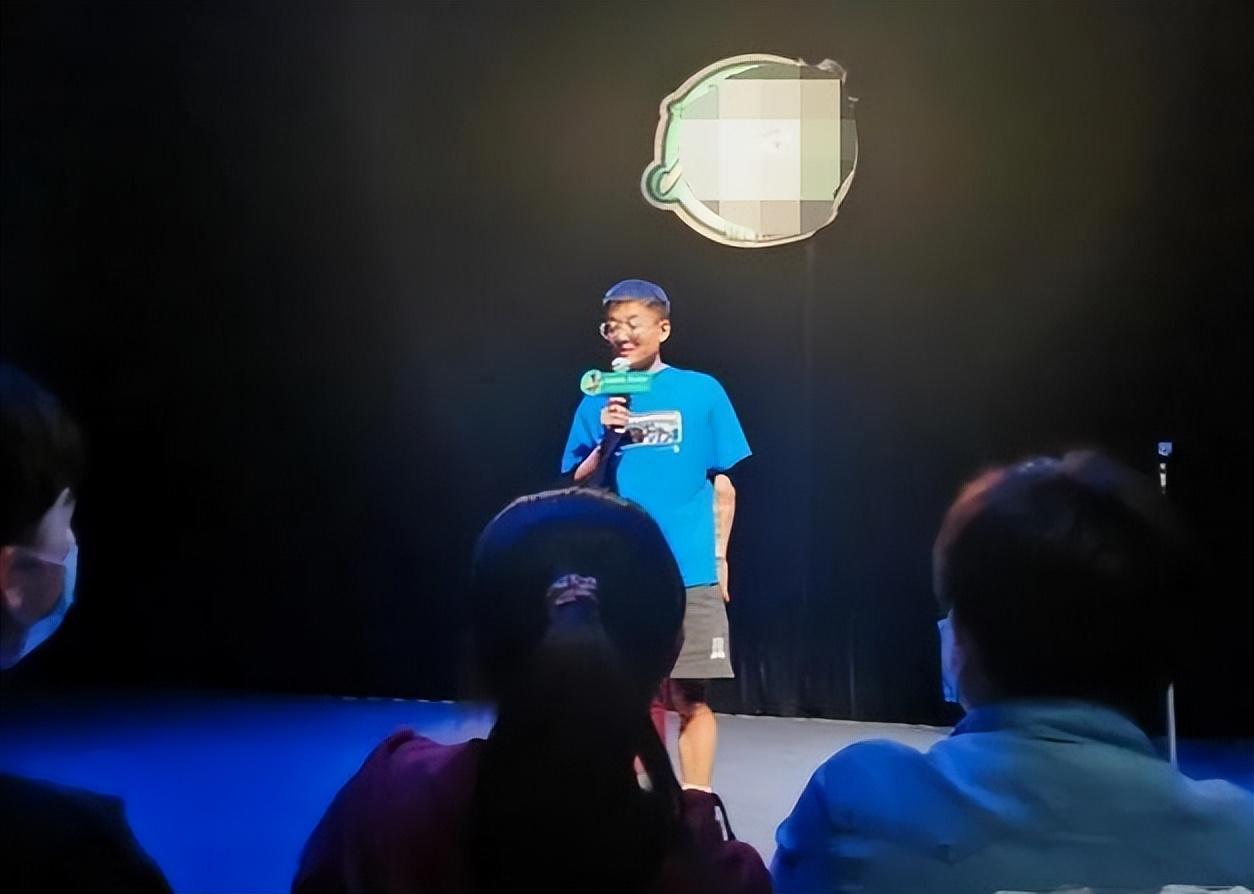 不听话就打屁股之旅，小巷深处的特色小店的独特体验